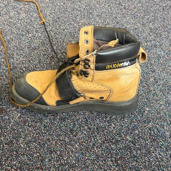 Cougar Paw Boots in Yellow and Black - Picture 3 of 5